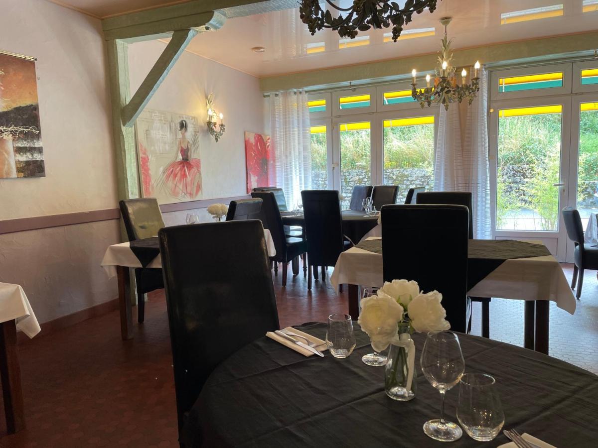 Logis Deshors-Foujanet Otel Chamboulive Dış mekan fotoğraf