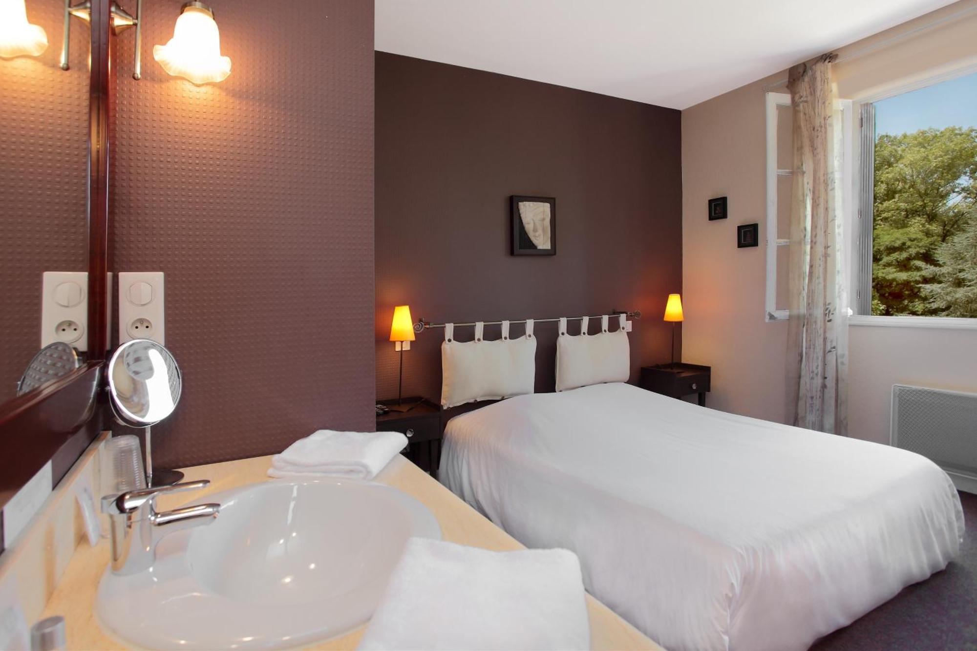 Logis Deshors-Foujanet Otel Chamboulive Dış mekan fotoğraf