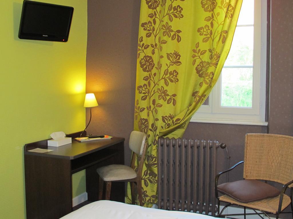 Logis Deshors-Foujanet Otel Chamboulive Dış mekan fotoğraf