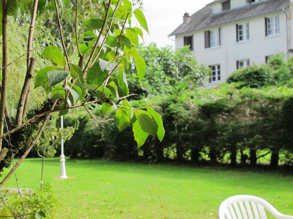 Logis Deshors-Foujanet Otel Chamboulive Dış mekan fotoğraf