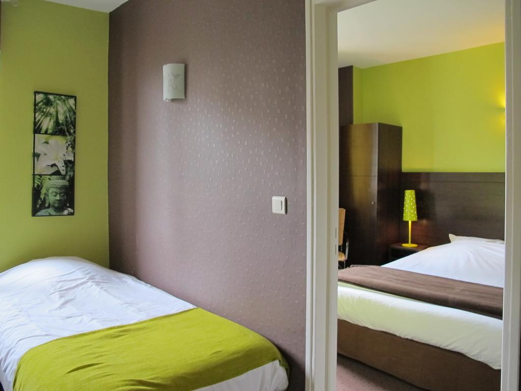 Logis Deshors-Foujanet Otel Chamboulive Oda fotoğraf