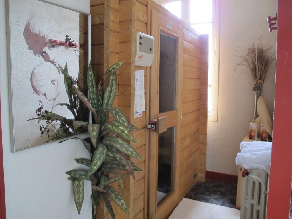 Logis Deshors-Foujanet Otel Chamboulive Dış mekan fotoğraf